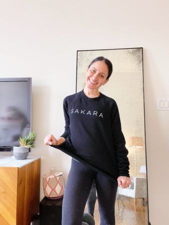 Sakara Meal Delivery | Is Sakara Worth It?  | Marissa Vicario | Sakara black sweatshirt 